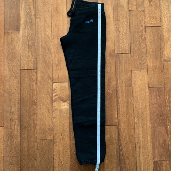 TNA Black Fleece Fitted Sweatpants - Picture 6 of 8
